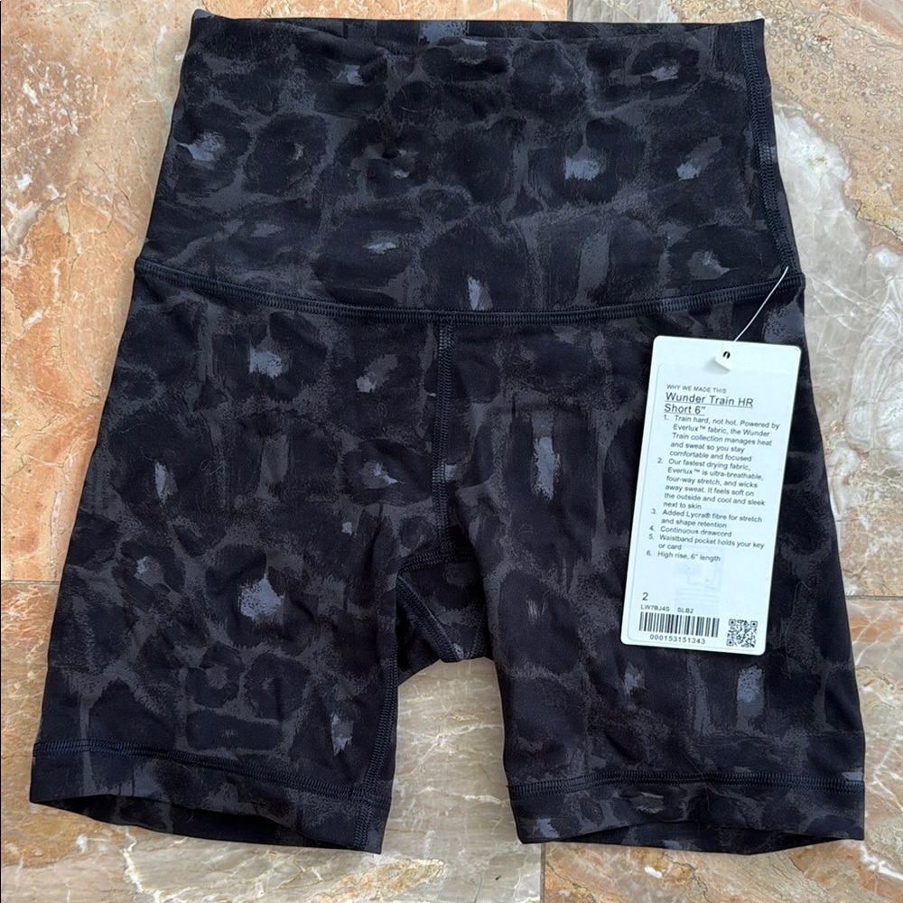NWT Women’s Lululemon Wunder Train Shorts black leopard